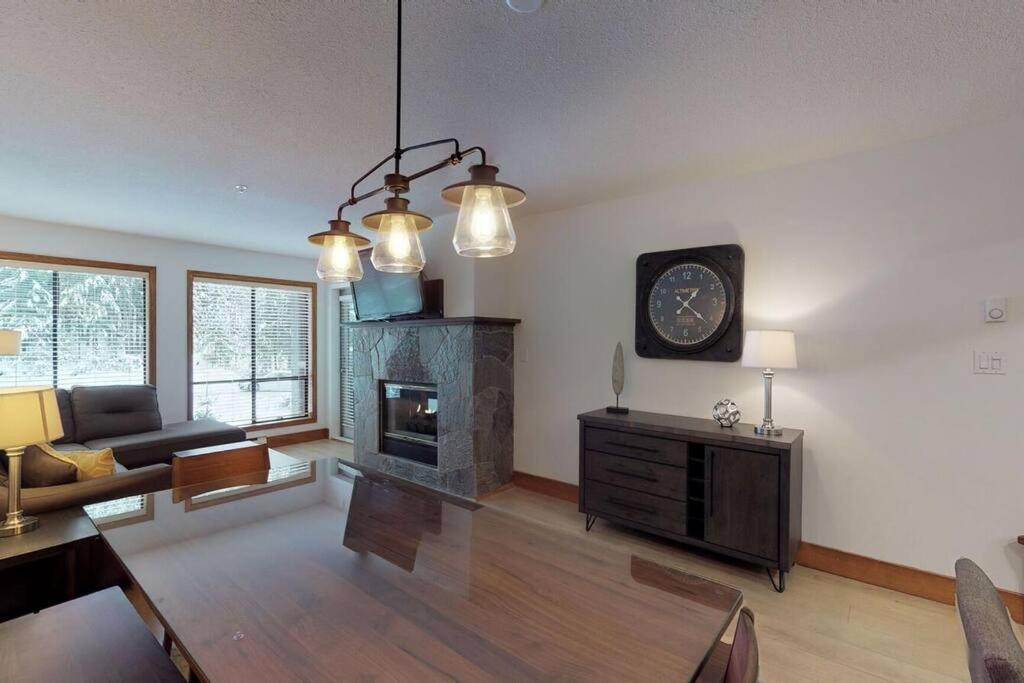 Powderhorn By Whistler Blackcomb Vacation Rentals Exterior photo